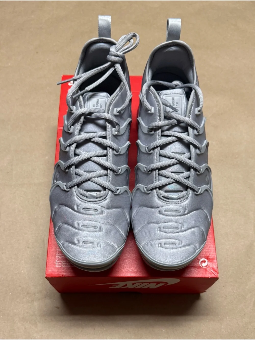 Nike Air Vapormax Plus Wolf Grey Men’s size 10 running shoes NEW!